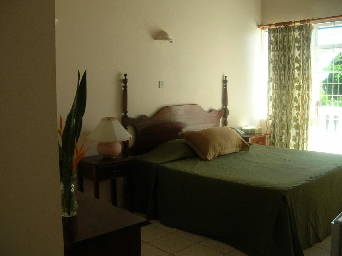 Whispering Bamboo Cove Resort Belfast Zimmer foto